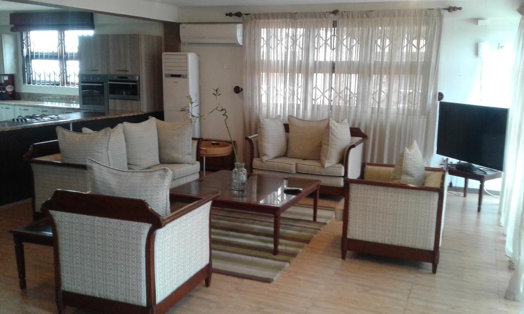 Вилла The Palms At Prampram Экстерьер фото